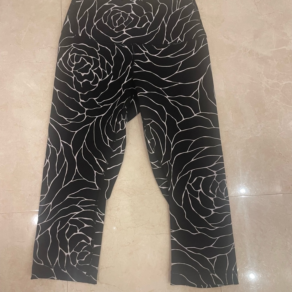 Lulu Lemon cropped black and white rose patterned leggings